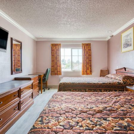 Hotel Corona Ca - Hwy 91 Экстерьер фото