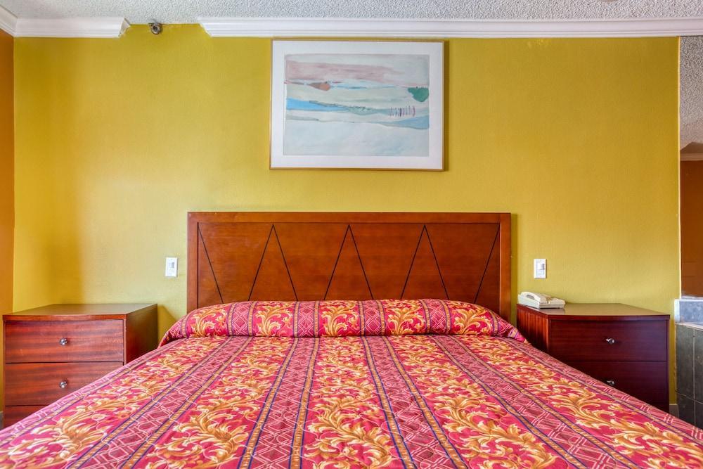 Hotel Corona Ca - Hwy 91 Экстерьер фото