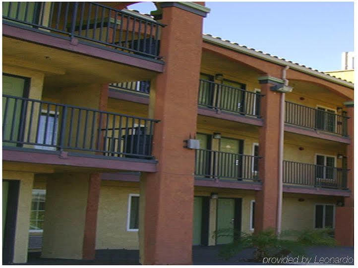 Hotel Corona Ca - Hwy 91 Экстерьер фото