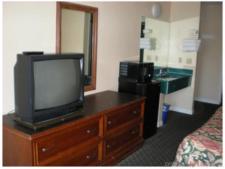 Hotel Corona Ca - Hwy 91 Экстерьер фото