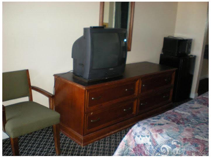 Hotel Corona Ca - Hwy 91 Экстерьер фото
