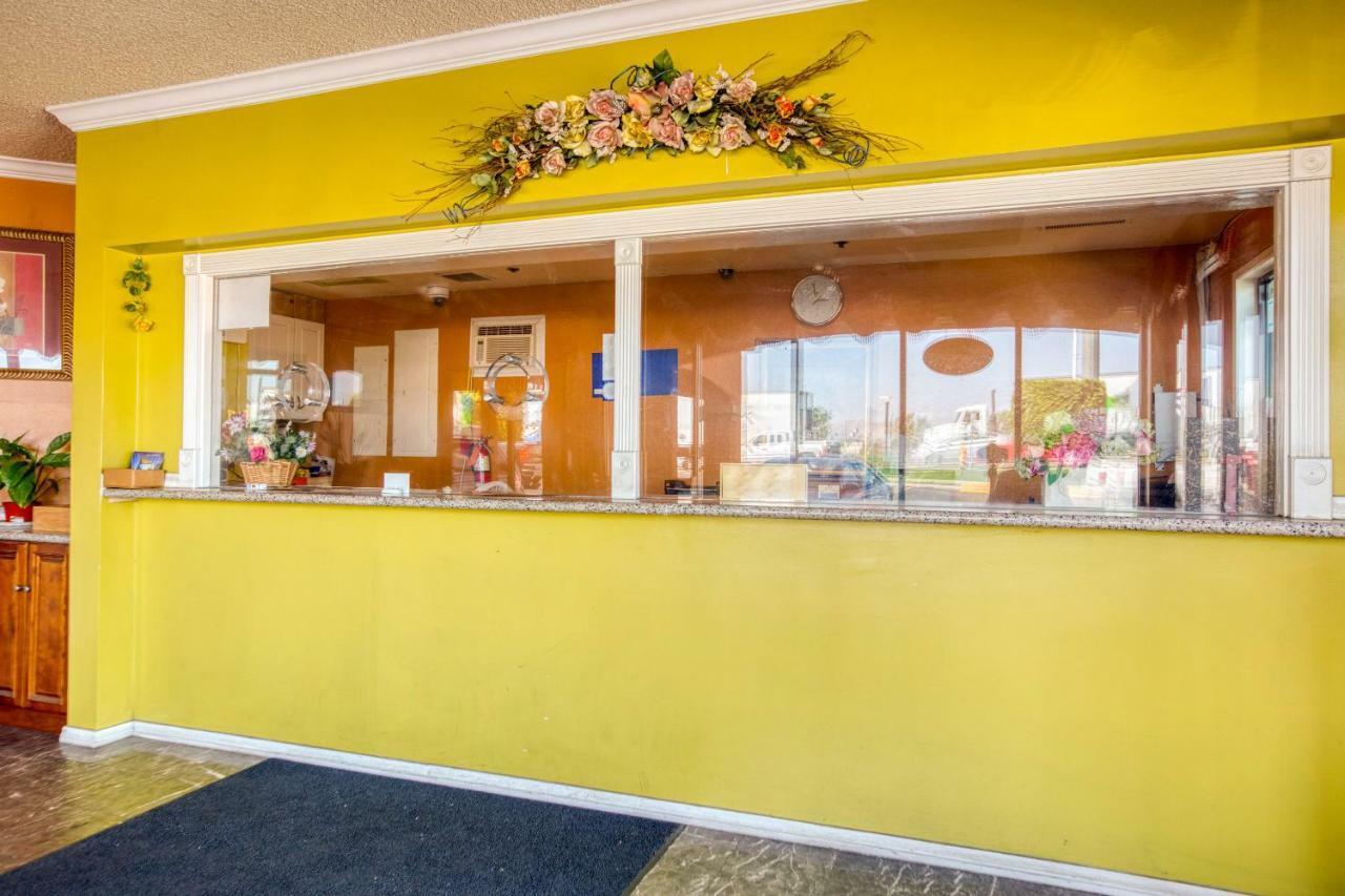 Hotel Corona Ca - Hwy 91 Экстерьер фото
