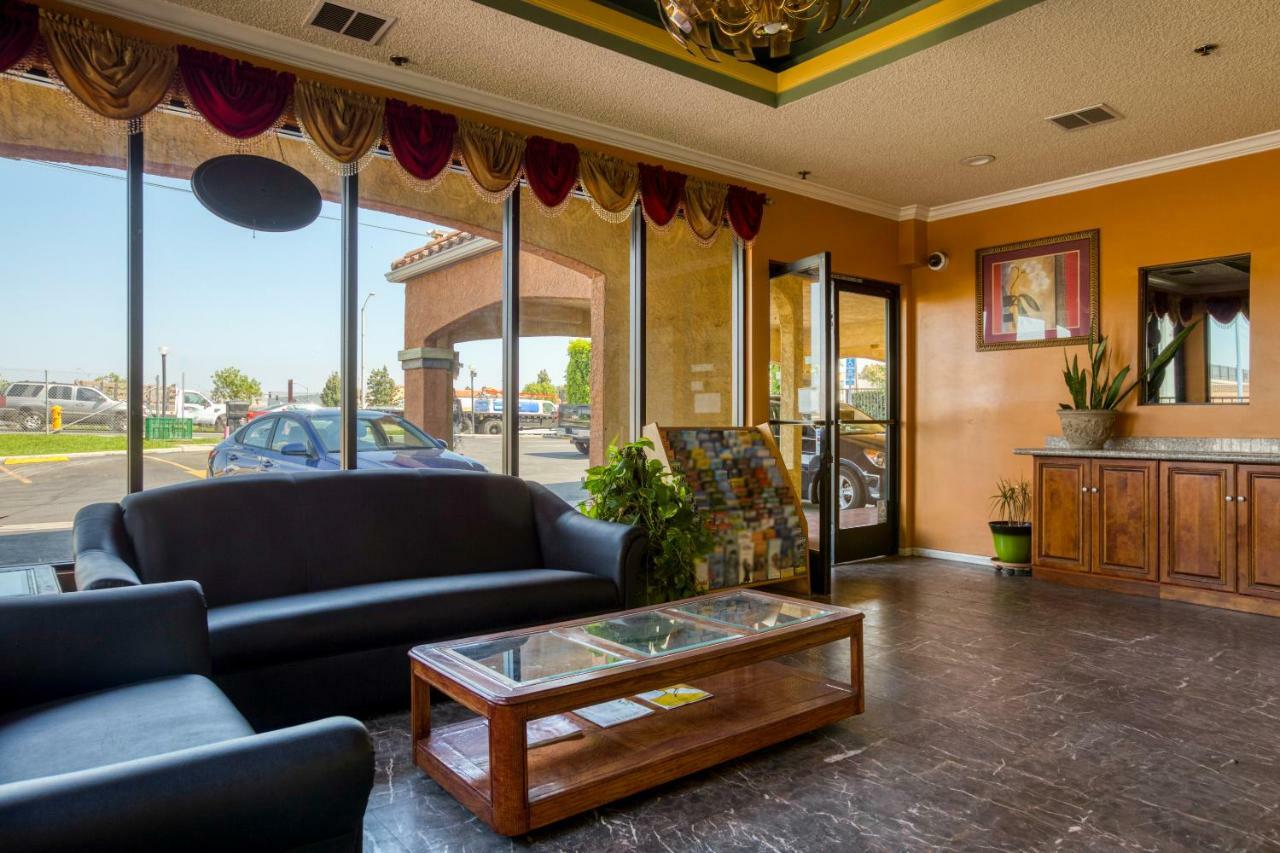 Hotel Corona Ca - Hwy 91 Экстерьер фото