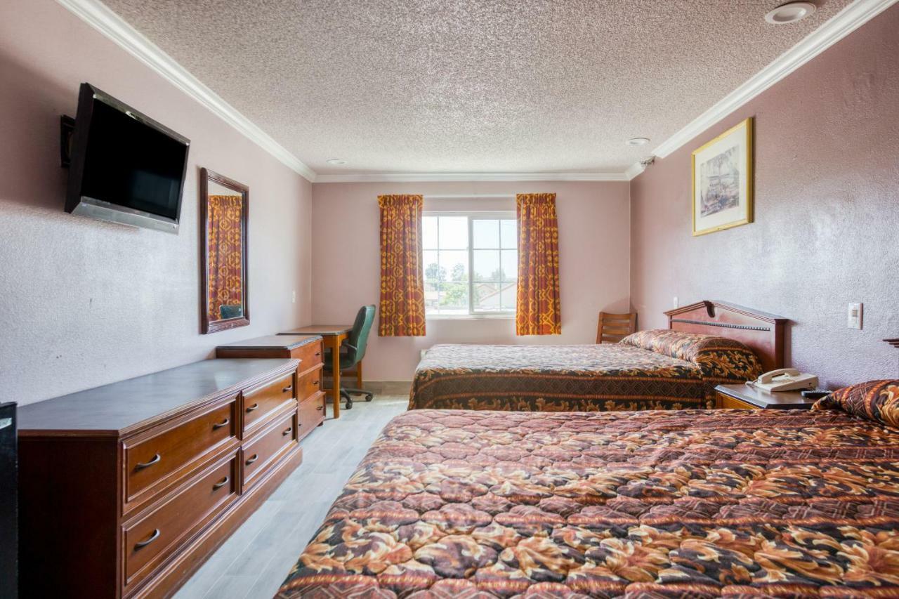 Hotel Corona Ca - Hwy 91 Экстерьер фото