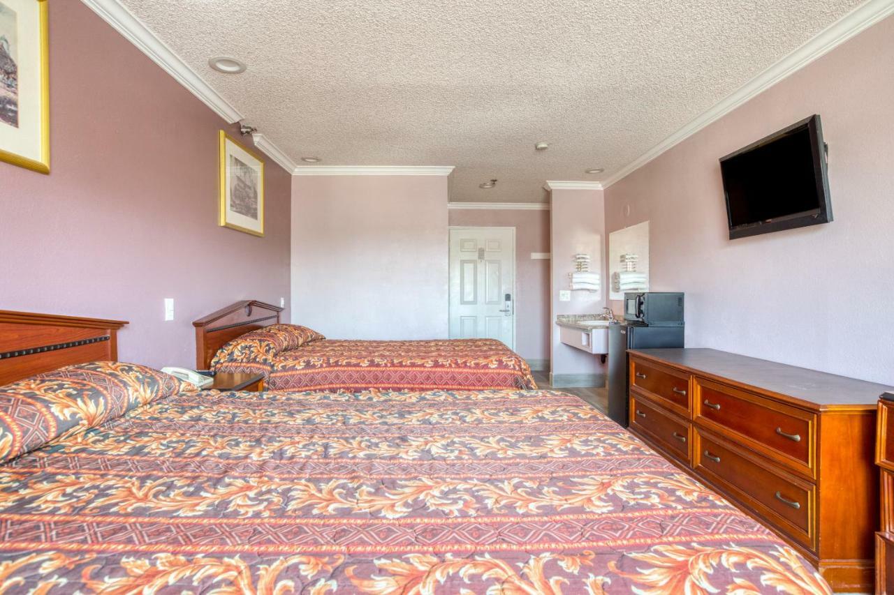Hotel Corona Ca - Hwy 91 Экстерьер фото