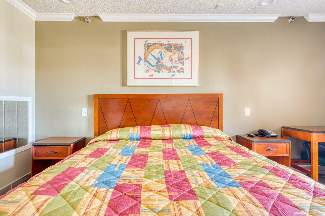 Hotel Corona Ca - Hwy 91 Экстерьер фото