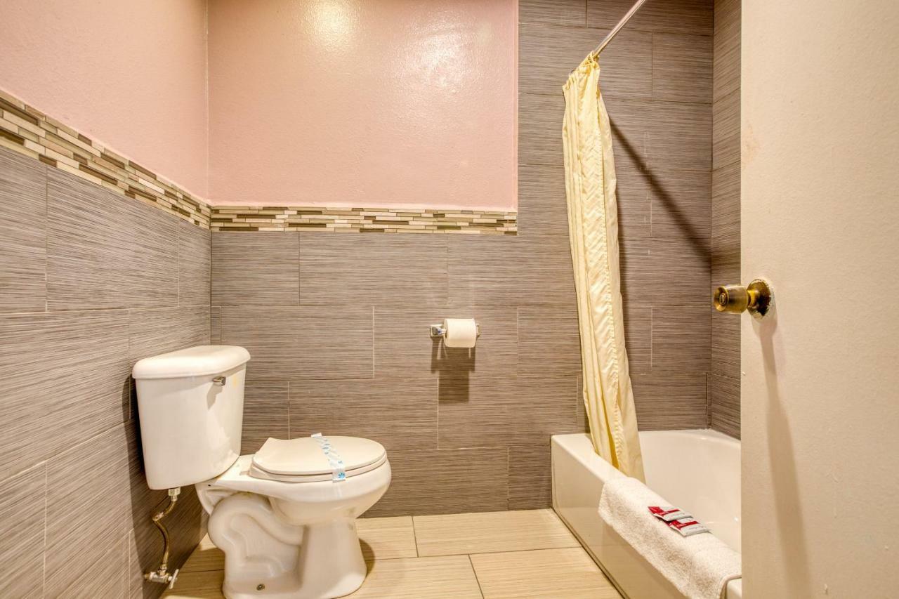 Hotel Corona Ca - Hwy 91 Экстерьер фото
