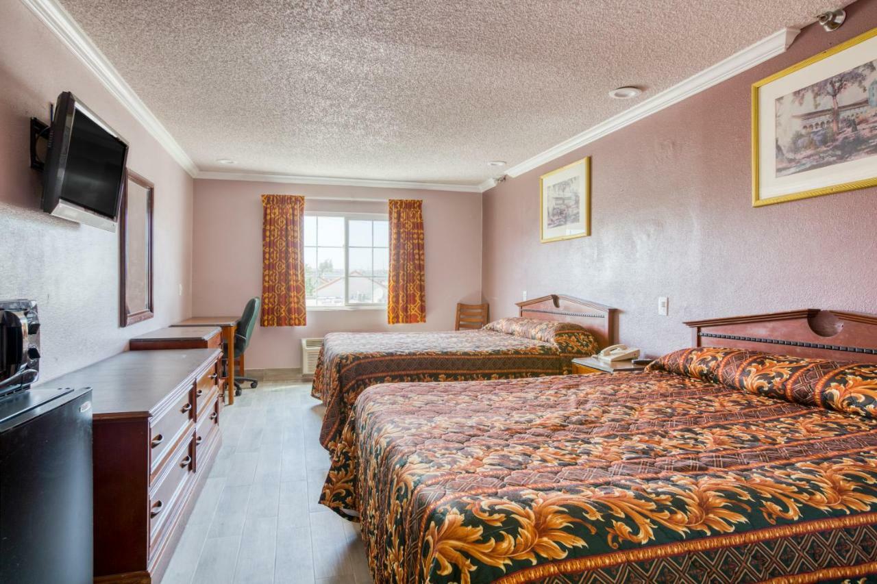 Hotel Corona Ca - Hwy 91 Экстерьер фото
