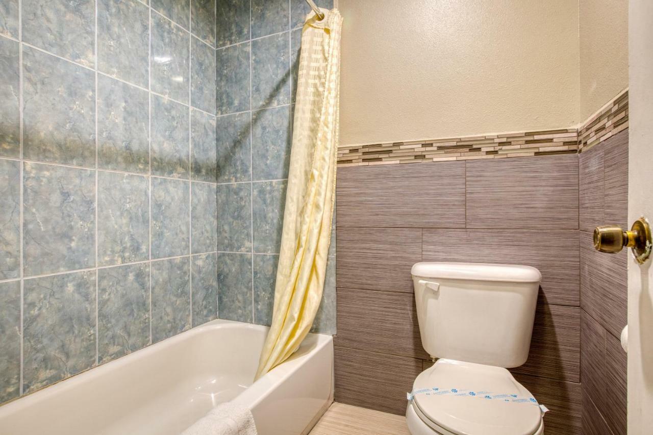 Hotel Corona Ca - Hwy 91 Экстерьер фото
