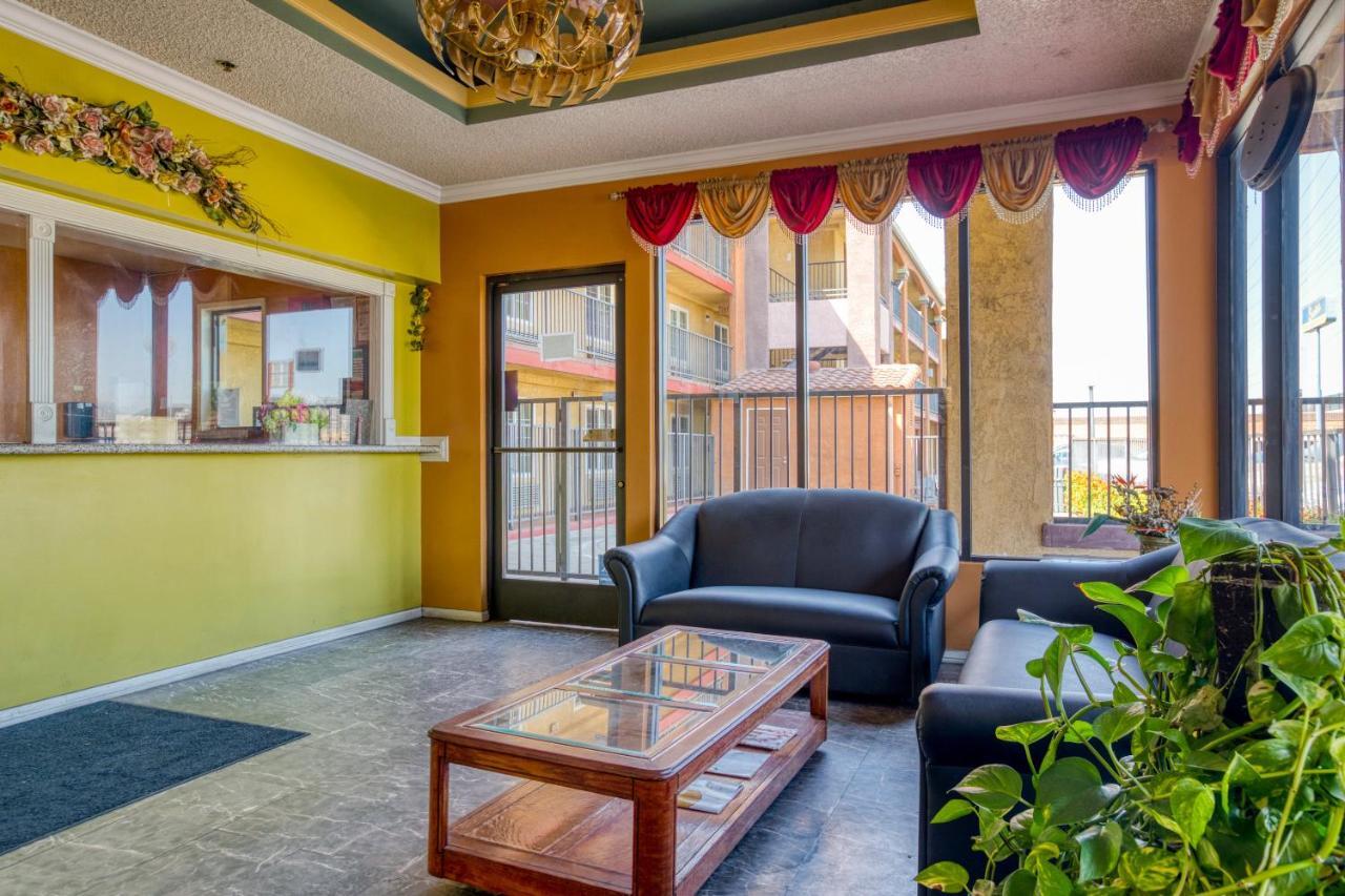 Hotel Corona Ca - Hwy 91 Экстерьер фото